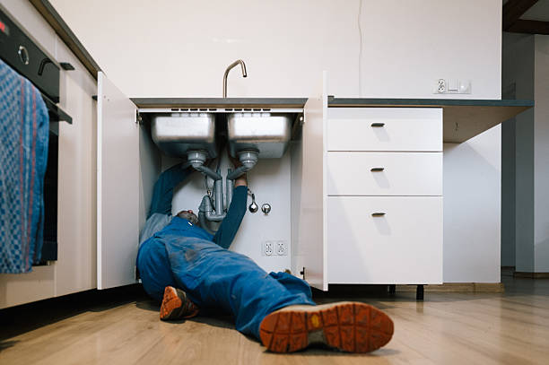 Professional Emergency Plumber technician working in New Waverly, IN